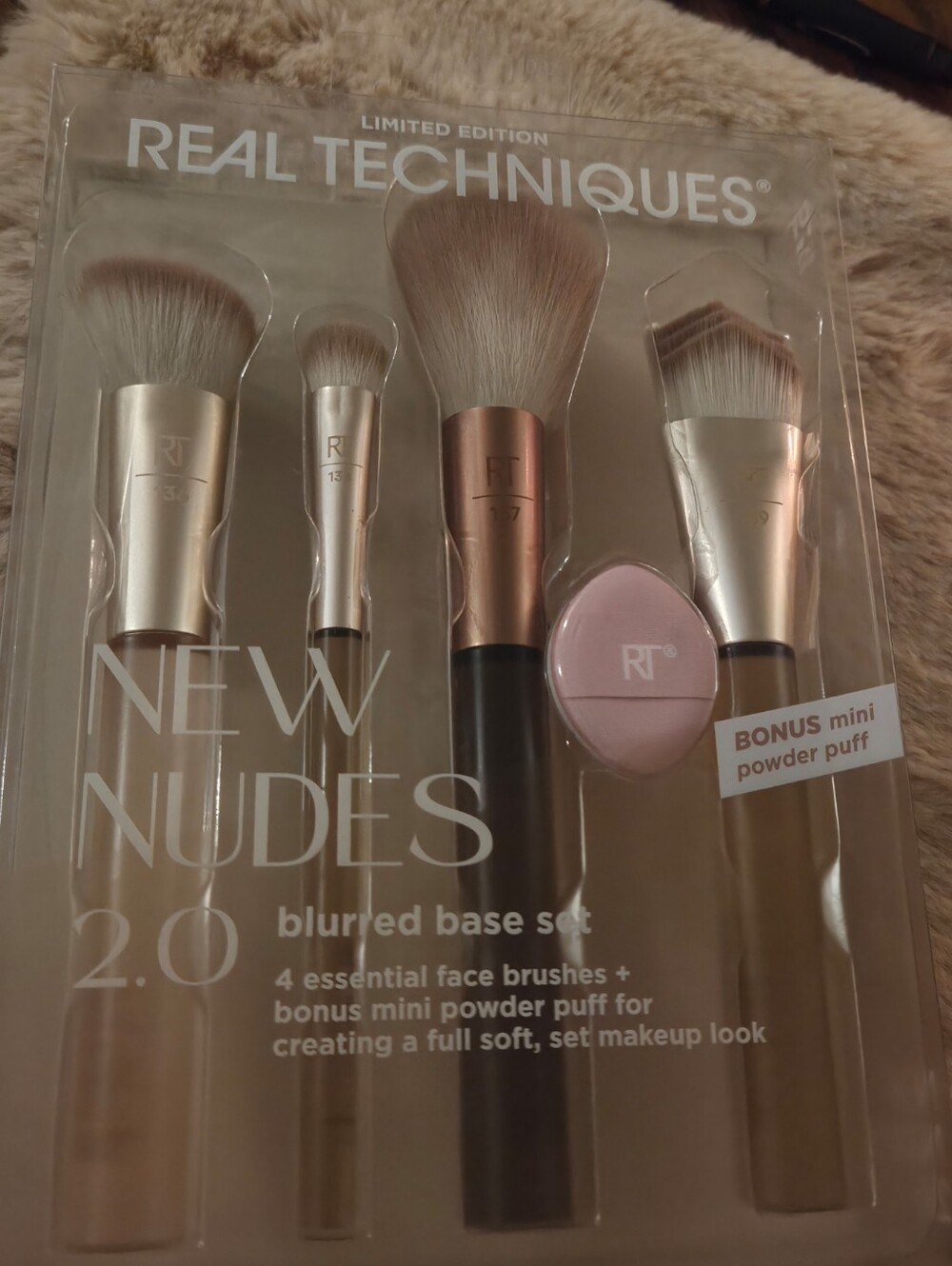 Real Techniques New Nudes 2.0 Blurred Base Makeup Brush Set - Picture 2 of 2